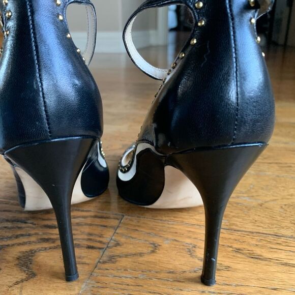 Levity Black Leather Heels Mesh Side Panel - Picture 12 of 12